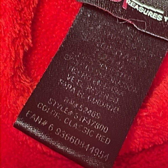 Secret Treasures Soft Red plush belted robe - Picture 9 of 12